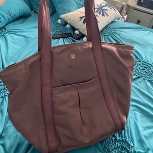 Lulu lemon tote bag
